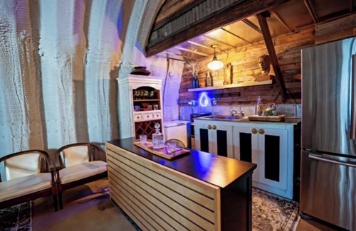 Canyon Lake House | Hill Country Hangar, 5 Mins from lake W/Hottub & Free WIFI