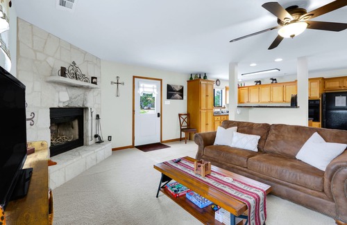 Kerrville House | Hill Country views, beautiful sunsets, private, and natural wildlife.