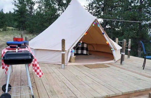 Florissant RV Rental | Hill Top Crystal Peak Overlook Tent Stay