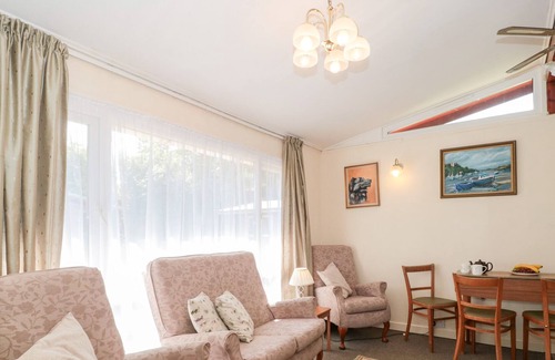 Seaton Cottage | HILL TOP, family friendly, character holiday cottage in Seaton, Devon