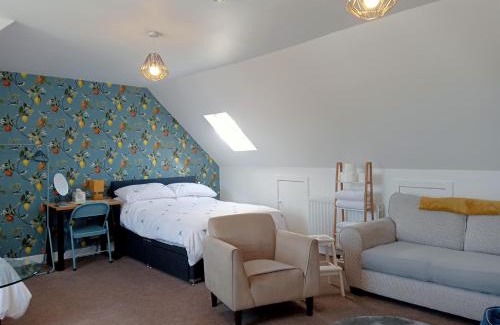 Hawick Apartment | Hill View Studio