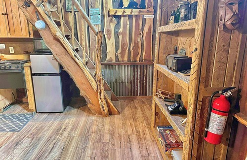 Lyndon Station Cabin | Hillbilly Hilt'n - Glamp just North of the Dells!