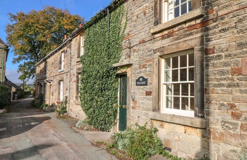 Longnor Cottage | HILLCREST, family friendly, character holiday cottage in Longnor