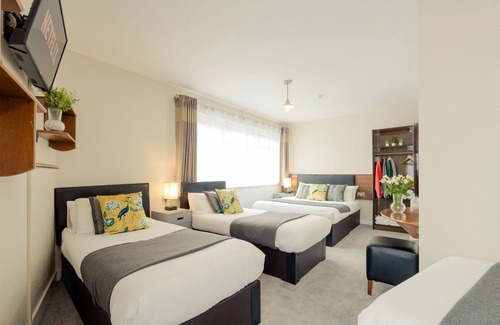 Dingle Hotel | Hillgrove Guesthouse