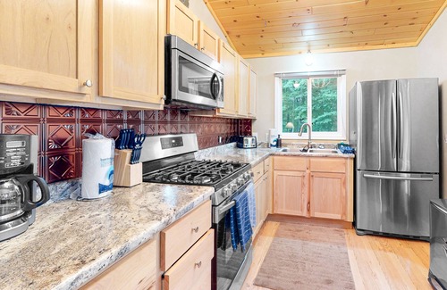 Arbor Vitae House | Hillis House | Lakefront house in Arbor Vitae w/water toys & two kitchens