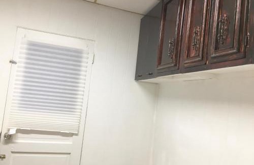 Perry North Apartment | Hillside City Spacy Apartment Close to Downtown