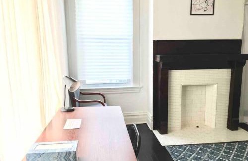 Perry North Apartment | Hillside City Spacy Apartment Close to Downtown