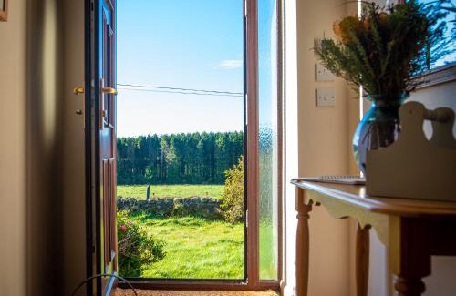 Aberdeen House | Hillside Cottage