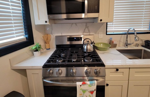 Castro Valley Cottage | Hillside Detached secluded one bedroom