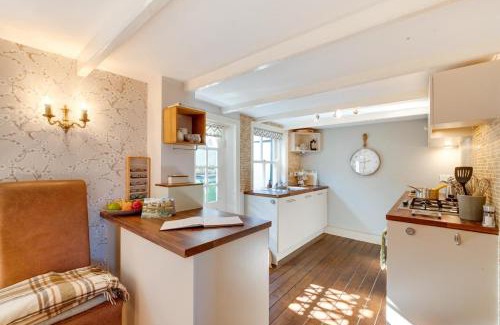 Robin Hood's Bay House | Hillside