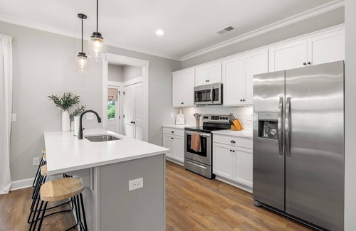 Greenville - Spartanburg House | Hillside Getaway close to downtown, shops and restaurants!