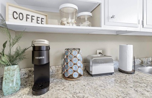 Lupton City House | Hillside Haven - affordable, and convenient