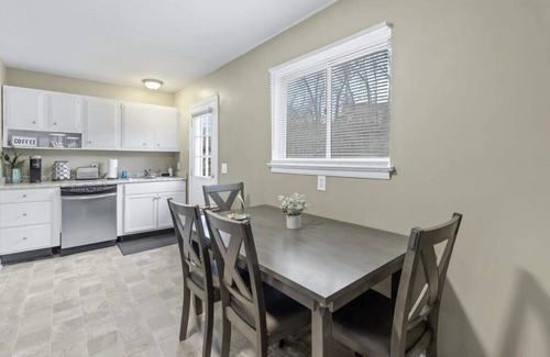Lupton City House | Hillside Haven - affordable, and convenient