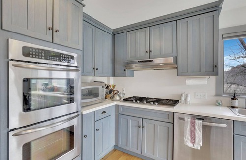 Logan House | Hillside haven on expansive grounds, heated pool, firepit, bocce court and more!