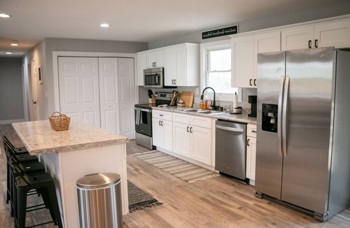 Elgin House | Hillside Hideaway