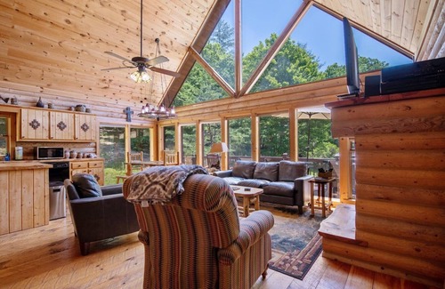 Mineral Bluff Cabin | Hillside Hideaway - Mineral Bluff