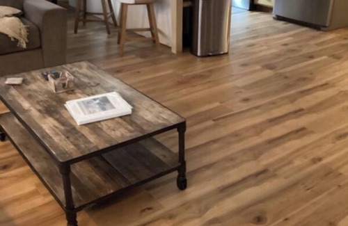 Truckee Cabin | Hillside Hideaway | Recently Renovated w/Backyard