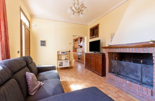 Macchino House | Hillside Home in Marliana