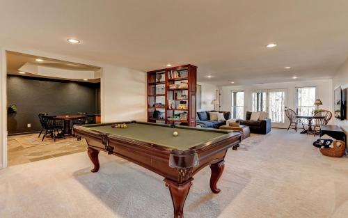 Big Canoe House | Hillside Manor -Luxury Hot Tub Fireplace Pool Table Wet Bar