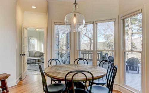 Big Canoe House | Hillside Manor -Luxury Hot Tub Fireplace Pool Table Wet Bar
