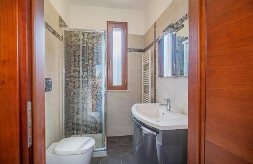 Karpenisi House | Hillside Retreat - 3-Bedroom House Near Vouliagmeni Beach