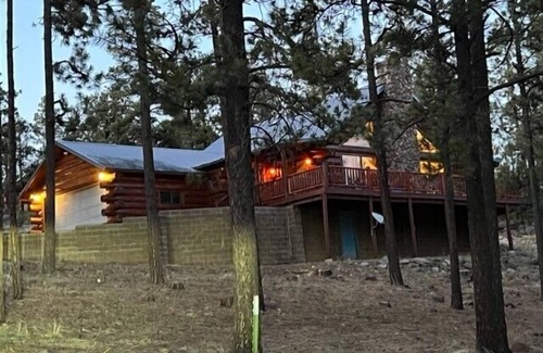 Greer Cabin | Hillside Rustic Retreat