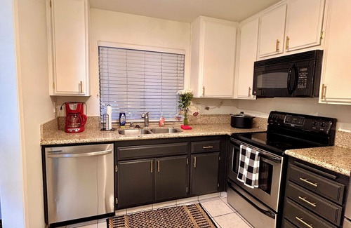 Monterey Hills Condo | Hillside + View+ First Level + Pool + Remodeled!nClose to USC Keck & Attractions