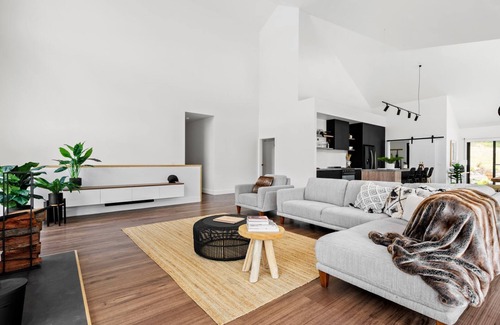 Bright House | Hilltop at Bright - Luxury in High Country Victoria