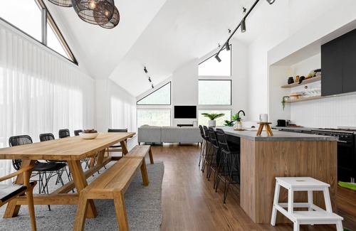 Bright House | Hilltop at Bright - Luxury in High Country Victoria