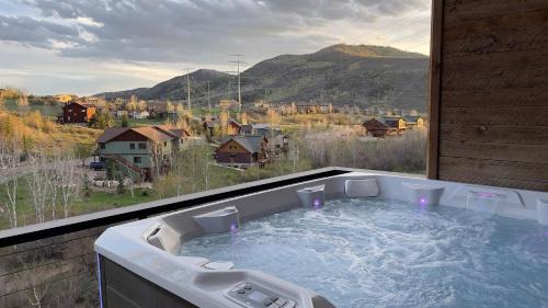 Steamboat Springs House | Hilltop Chateau