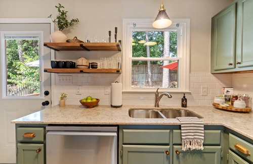 Northwest Raleigh House | Hilltop cottage - Midtown Raleigh - pet friendly