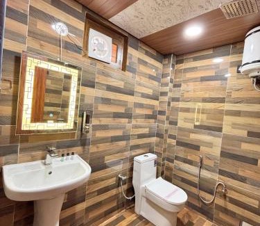 Sigri Village Hotel | HillTop Den