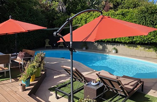 Los Angeles Apartment | Hilltop Guest suite/Studio with beautiful views and pool