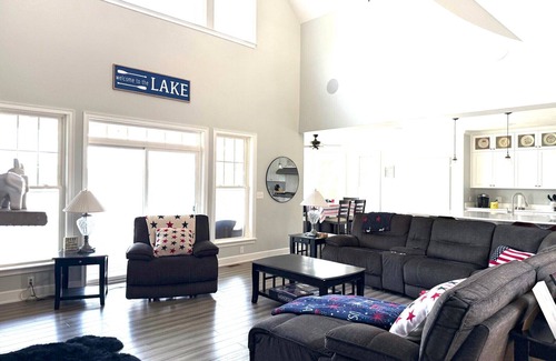 Laconia House | Hilltop Haven on Lake Winnisquam