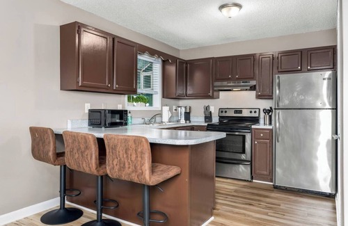 Five Points South Condo | Hilltop Hideaway E- WiFi/4 Queen Beds/Free Parking