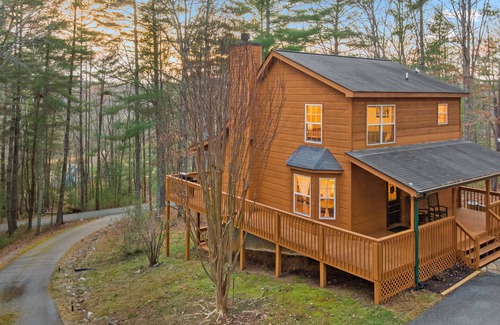 Blairsville House | Hilltop Hideaway - Fall Foliage, Wineries, Hikes, Cozy Nights & Fast WiFi