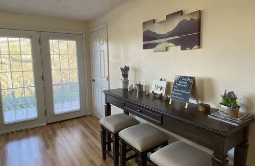 Erwin House | Hilltop Hideaway - Hidden Gem - Mountain View
