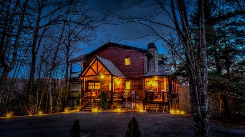 Foxfire Estates House | Hilltop Hideaway