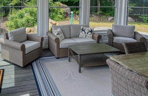 Intervale House | Hilltop Hideaway