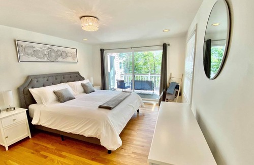 Meredith House | Hilltop Lakeview Retreat! - Lakeview home close to downtown, Fall & Winter outdoor activities...