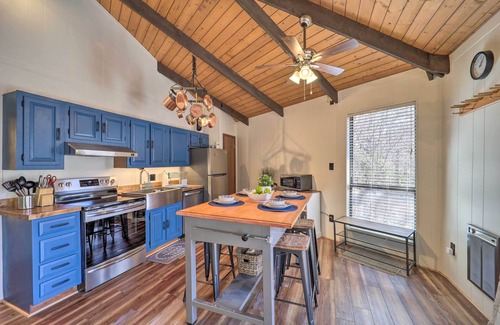 Beech Mountain Cabin | Hilltop Sanctuary ~ 1 Mi to Beech Mountain Slopes!