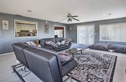 San Marcos House | Hilltop Unique 3-bed House w/ Deck & 360° Views, jacuzzi, pool table in 12 acres