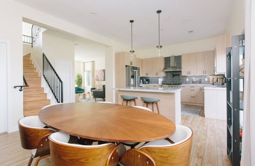 Los Angeles House | Hilltop Views! Large 5BR Home + Private Guesthouse