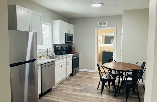 Bowling Green Apartment | Hilltopper Haven - Charming 1-bedroom duplex in downtown Bowling Green