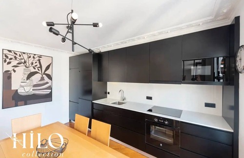 2nd Arrondissement Apartment | HILO Suite Paris Stendhal - 6pers - 70m2