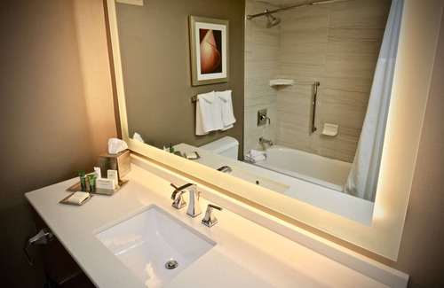 Peachtree Corners Hotel | Hilton Atlanta Northeast