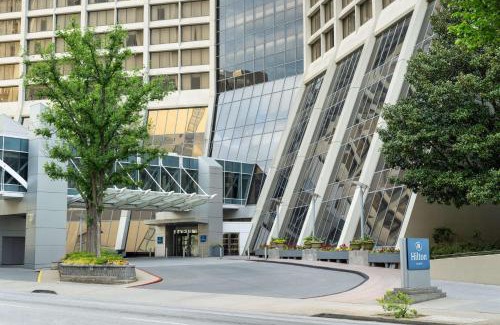 Peachtree Center Hotel | Hilton Atlanta