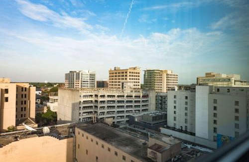 Historic Downtown Baton Rouge Hotel | Hilton Baton Rouge Capitol Center