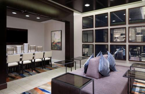 Back Bay Hotel | Hilton Boston Back Bay