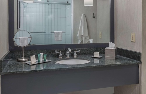 Woburn Hotel | Hilton Boston/Woburn